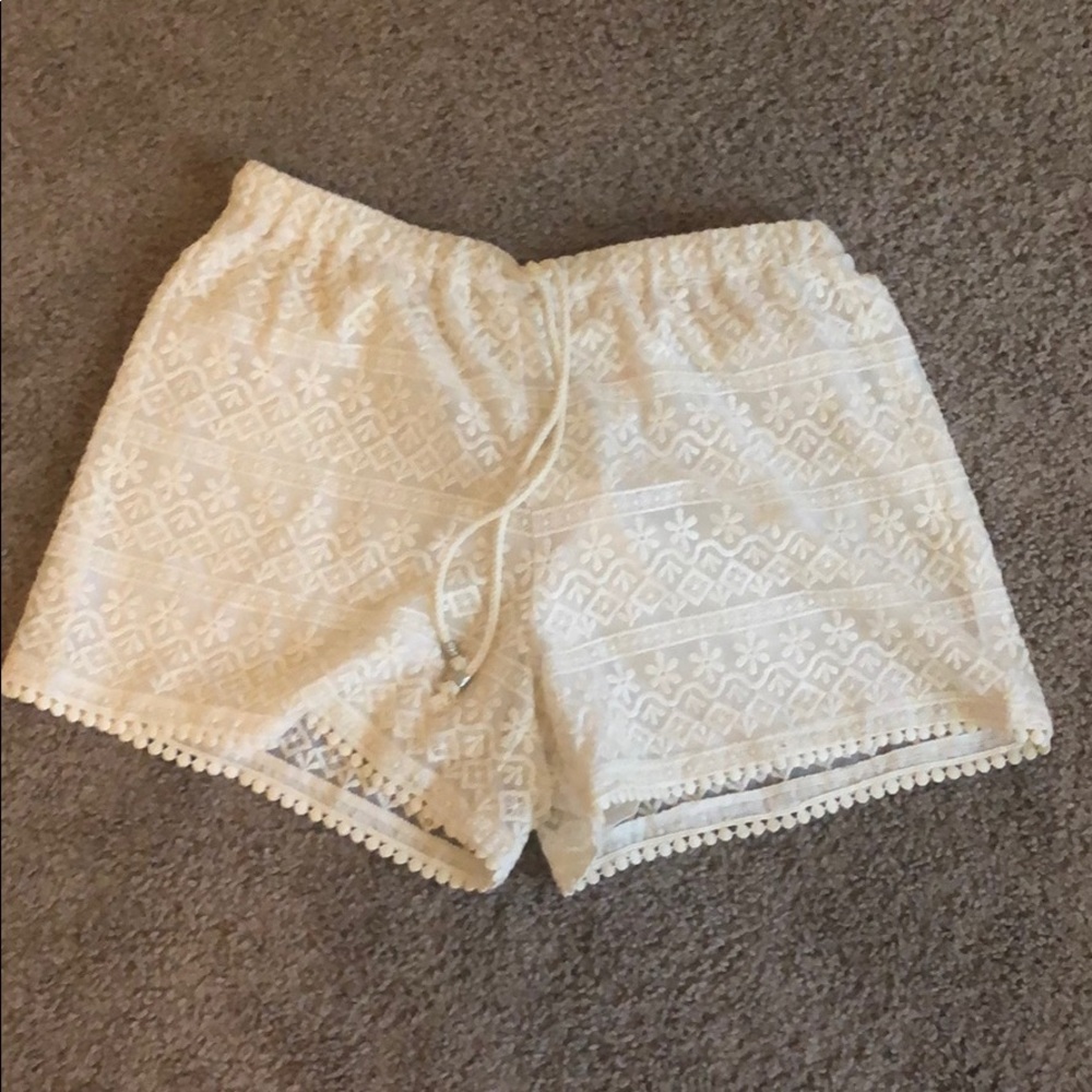 Lace elastic shorts